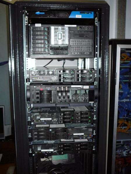 File:ServersMelbrnColg.JPG